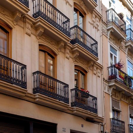 Luxurious & Alluring Home In Historic Town บาเลนเซีย ภายนอก รูปภาพ