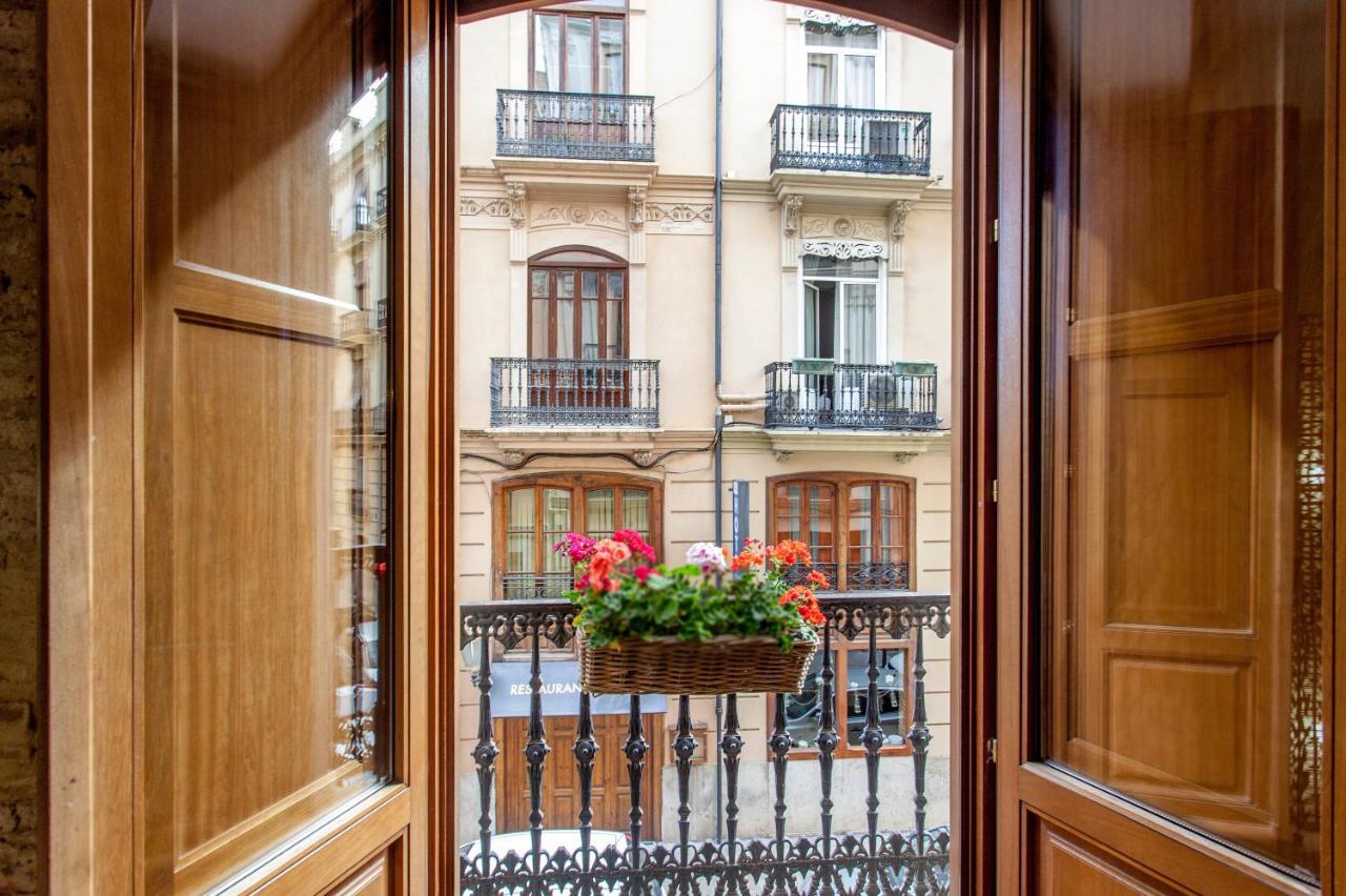 Luxurious & Alluring Home In Historic Town บาเลนเซีย ภายนอก รูปภาพ