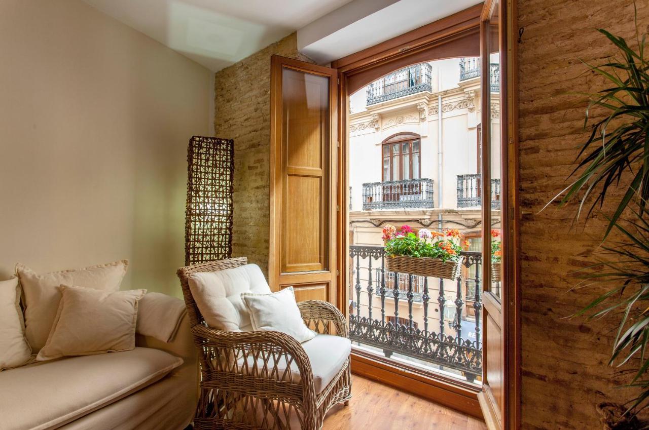 Luxurious & Alluring Home In Historic Town บาเลนเซีย ภายนอก รูปภาพ
